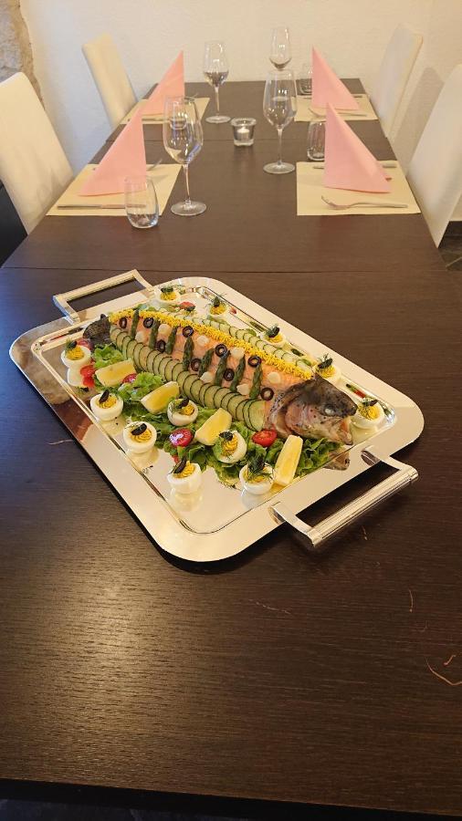 Hotel-Restaurant Le Lion D'Or بورينتري المظهر الخارجي الصورة