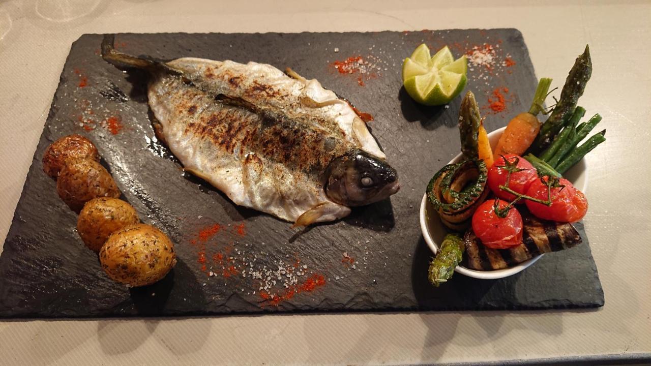 Hotel-Restaurant Le Lion D'Or بورينتري المظهر الخارجي الصورة